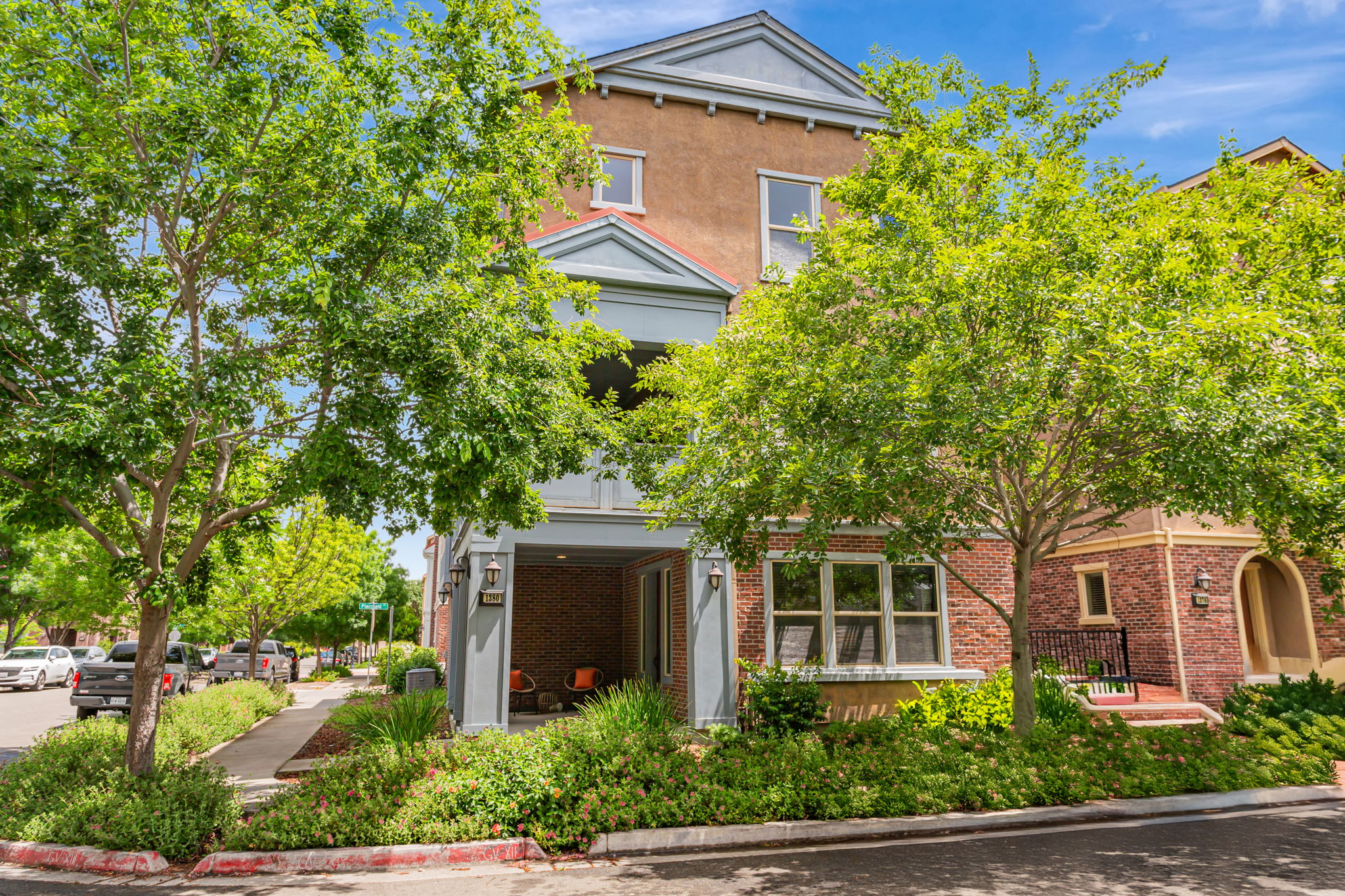 1380 Brookline Loop exterior